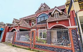 OYO Life 92546 Kost Merah Bojongsoang Syariah